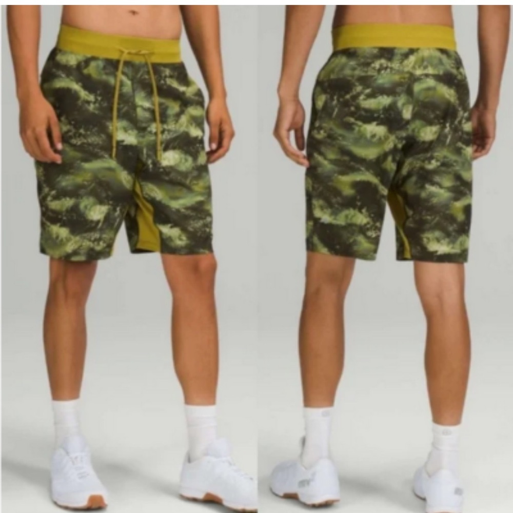 Lululemon The Linerless 9” Camo Shorts size Large